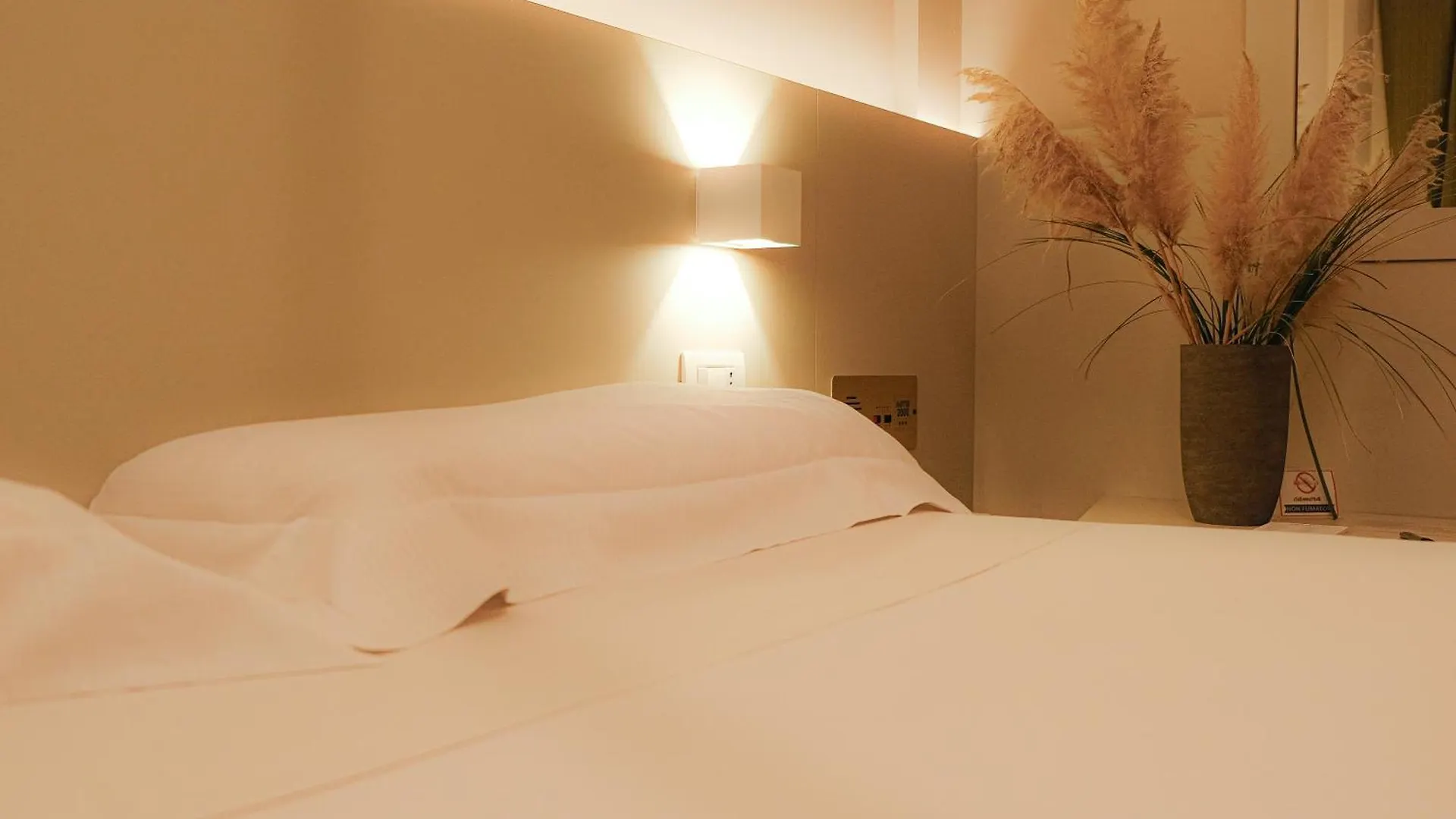 Hotel Motel 2000 Trezzano sul Naviglio 3*,  Italia